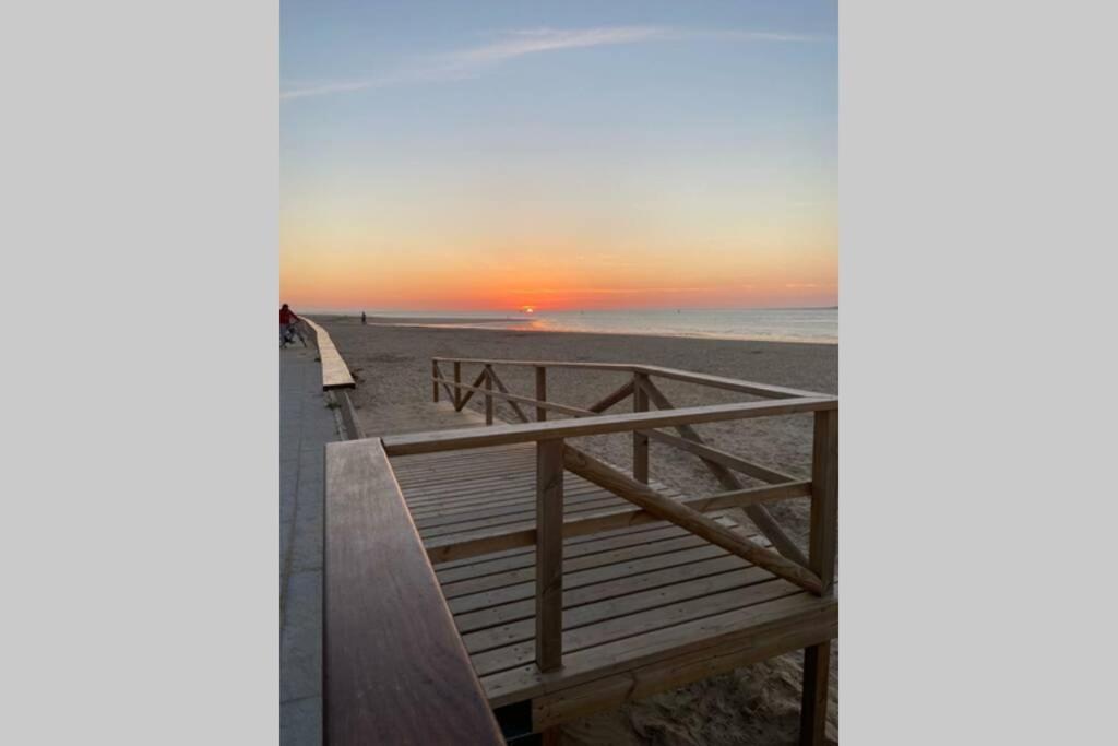 Apartamento En Primera Linea De Playa Sanlucar de Barrameda Luaran gambar
